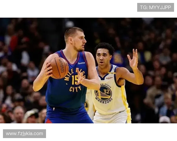 勇士与掘金激战1月17日争夺西部季后赛席位的关键对决